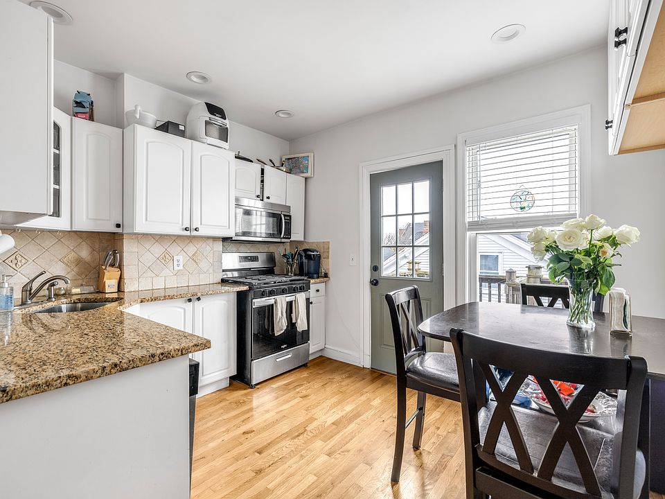 1st image of 265 Silver St #3