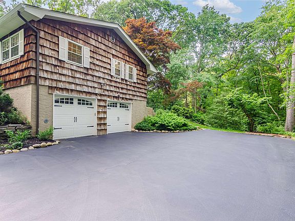 4th image of 5 White Oak Ln