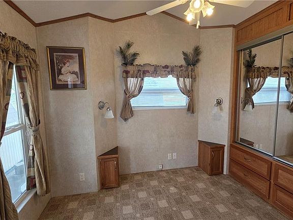 3rd image of 2420 Bobolink Cir W