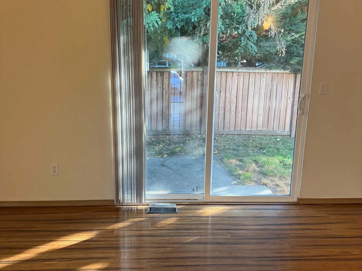 3 bed, 1217 sqft, $2,300 — Photo 3