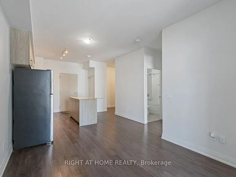 10 Meadowglen Pl — Photo 13