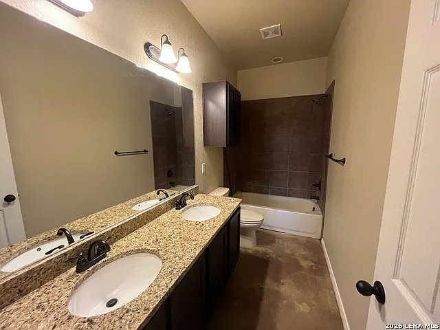 168 Joanne Cv — Photo 16