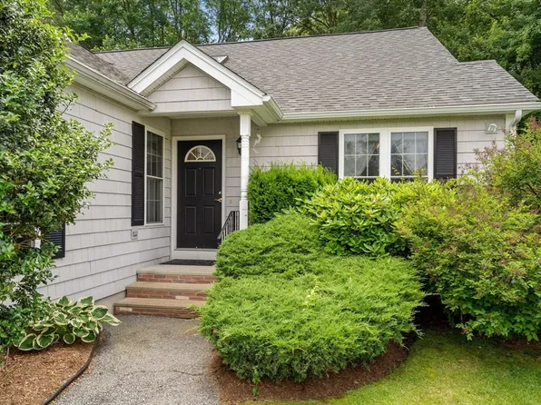 15 Surry Dr #15, Uxbridge, MA 01569