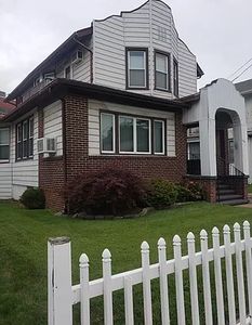 808 Empire Ave, Far Rockaway, NY, 11691