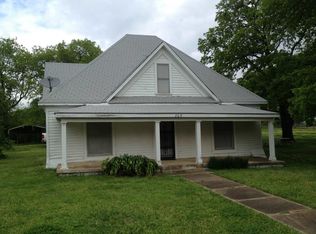 204 NW 4th St, Kingston, OK 73439