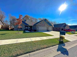 906 Bluegrass Trl, Kokomo, IN 46901