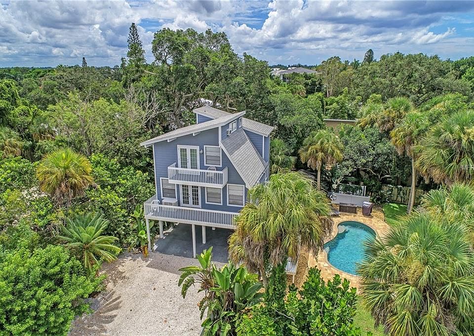 1st image of 204 Garden Ln