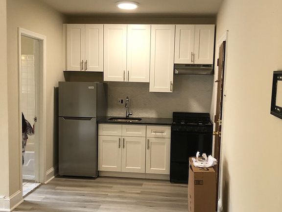 5th image of 345 S 13th St APT 2C