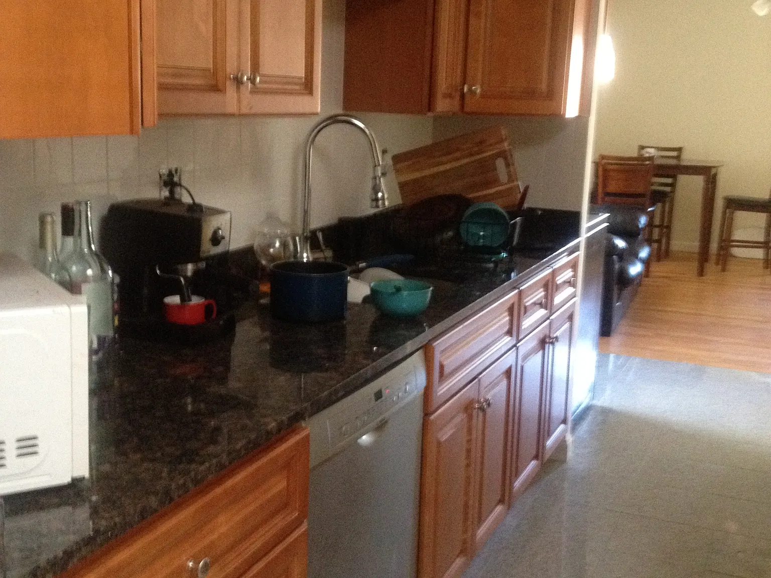 4 bed, 1.5 bath, 1000 sqft, $3,600 — Photo 1