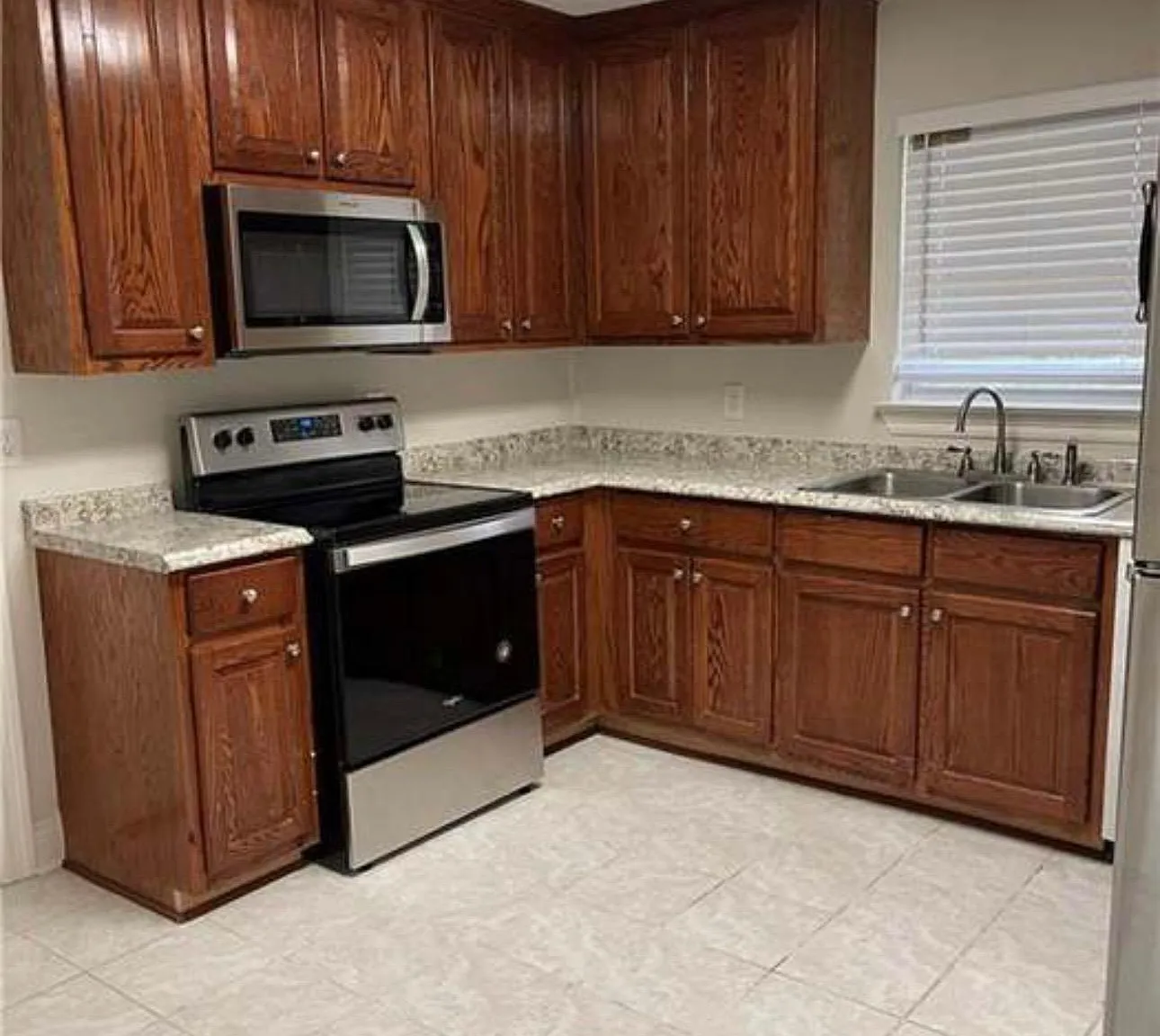 1 bed, 800 sqft, $1,400 — Photo 3