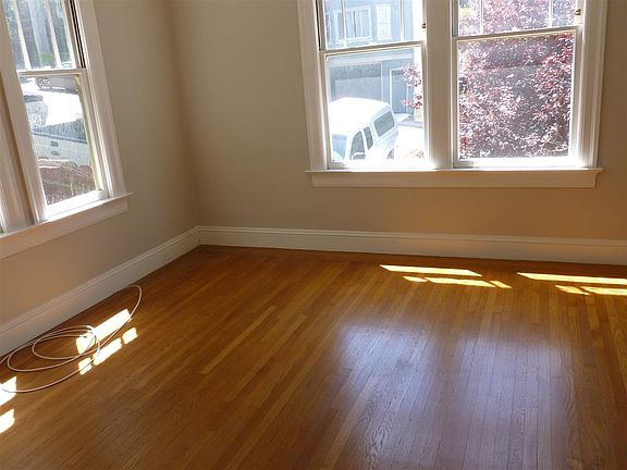 5th image of 1310 Willard St