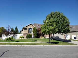 1772 S 1820 W, Woods Cross, UT 84087