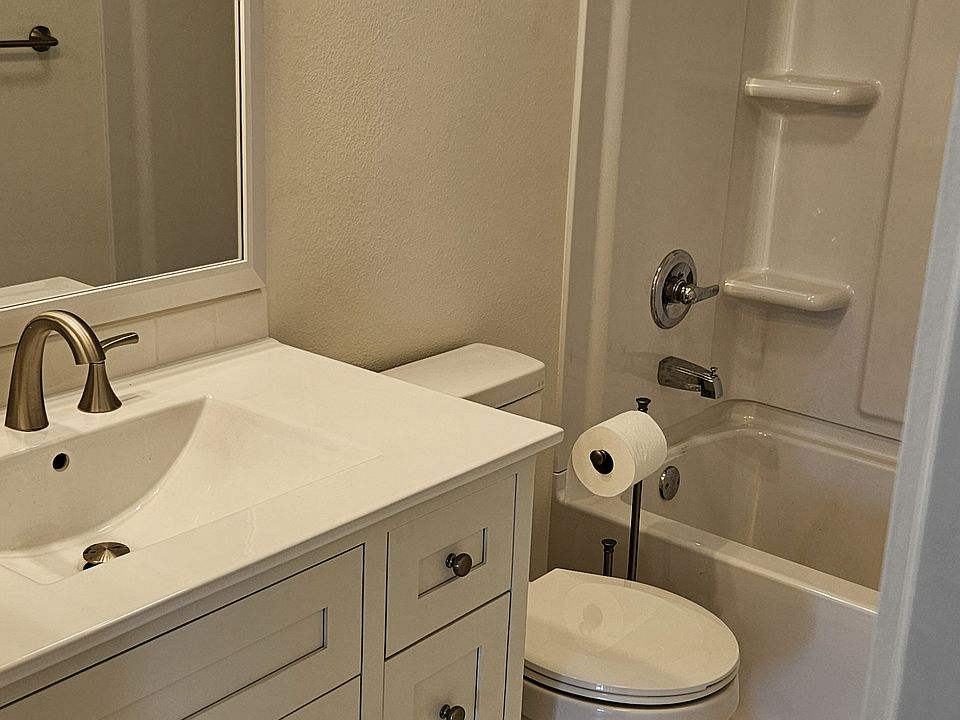 Hall Bath with Tub