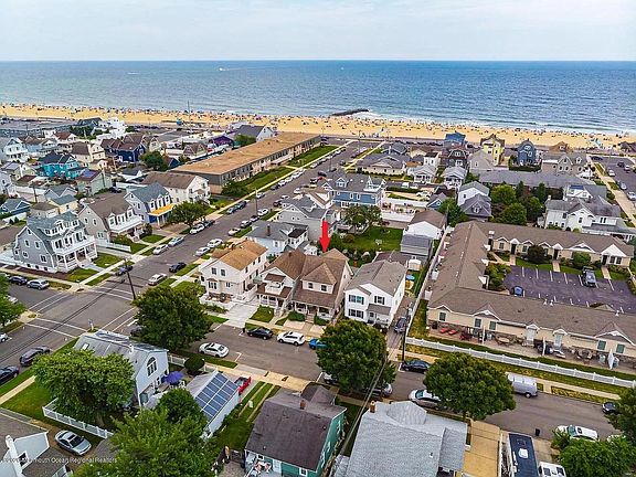 Only 1 block to the beach!