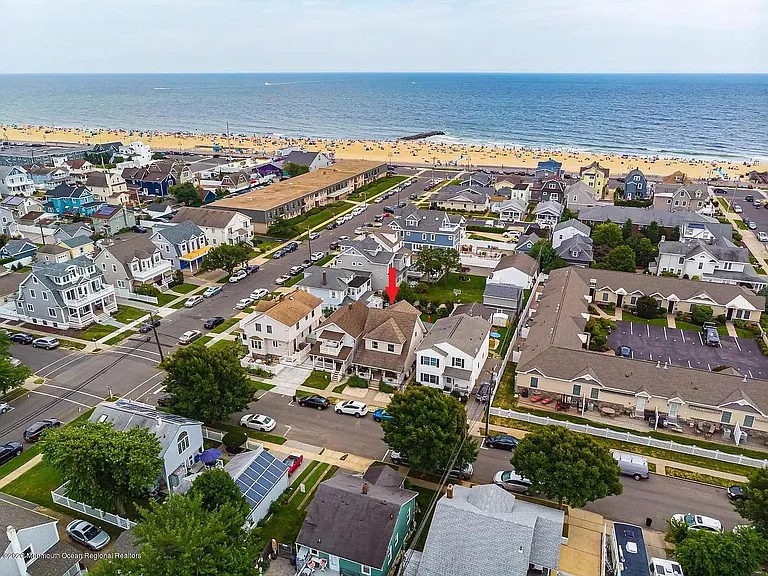 Only 1 block to the beach!