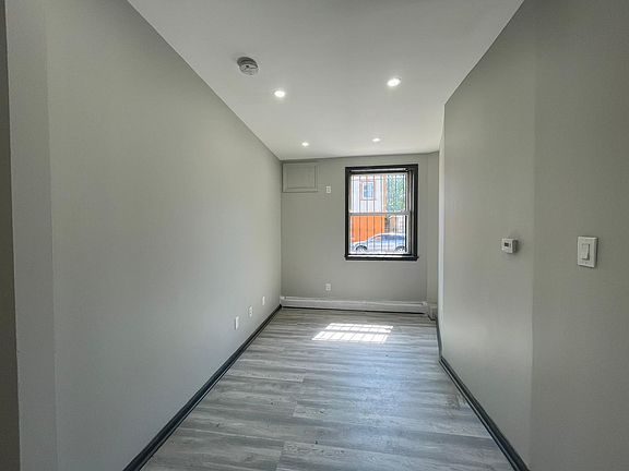 5th image of 305 Magnolia Ave #C