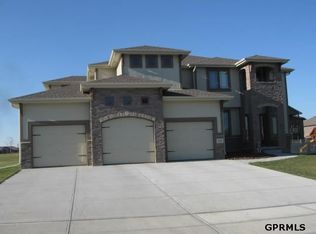 7419 S 102nd St, La Vista, NE 68128