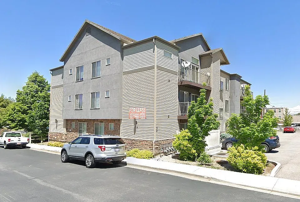 2 bed, 1000 sqft, $1,500 — Photo 1