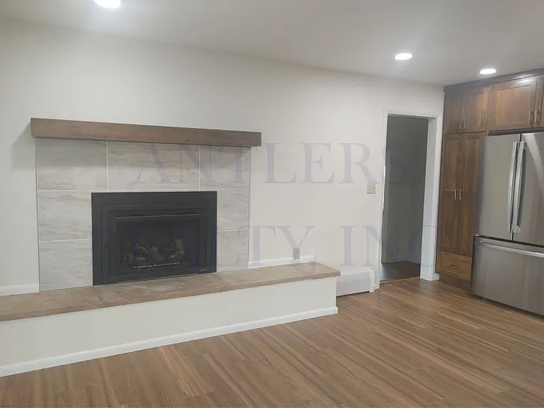 2537 Newton Ave — Photo 3