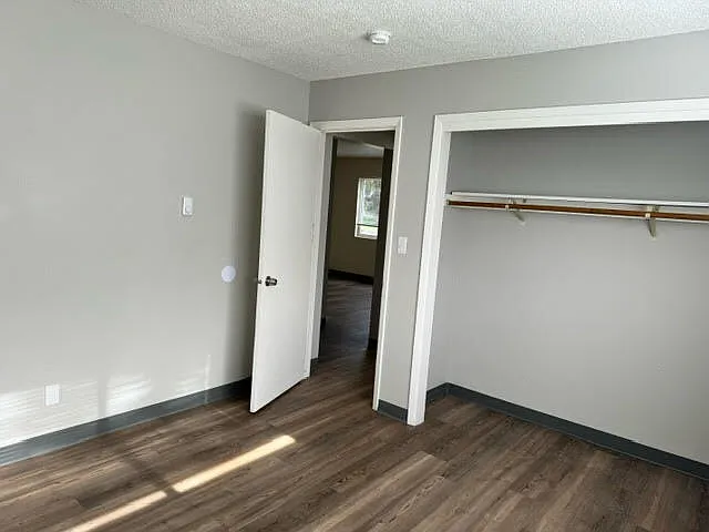 2411 W 2nd Ave — Photo 6