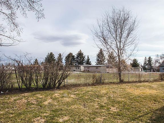 4th image of 304 Helen Dr