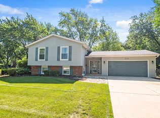 2219 Kingston Dr, Wheaton, IL