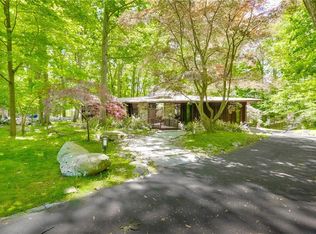 6 Aspen Ct, Pomona, NY 10970