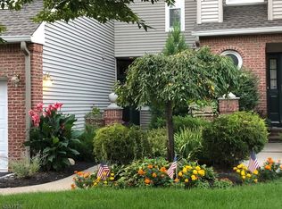 28 Meeker Ct #C0046, Roseland, NJ 07068