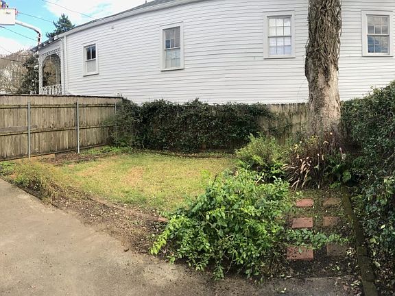 3rd image of 935 Soniat St