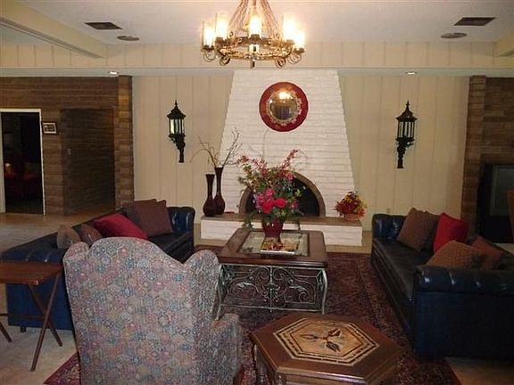 Clubhouse @ Villa Magnolia Park