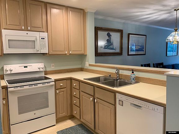 3rd image of 2551 Vista Dr