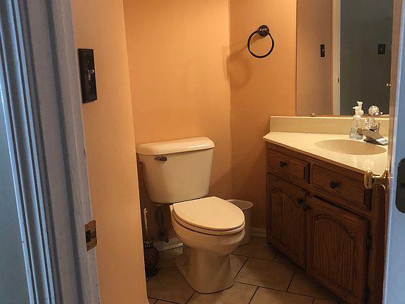 4th image of 49 Abbey Ln