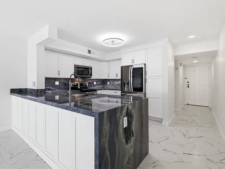 2636 Ocean Dr #506 — Photo 6