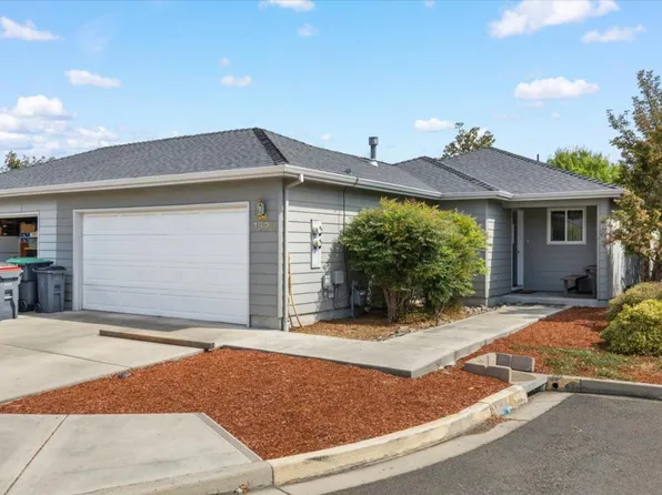 1324 Benjamin Ct, Central Point, OR 97502