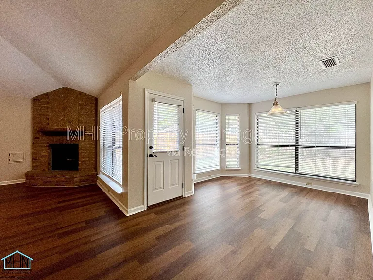 1627 Firwick Dr — Photo 13