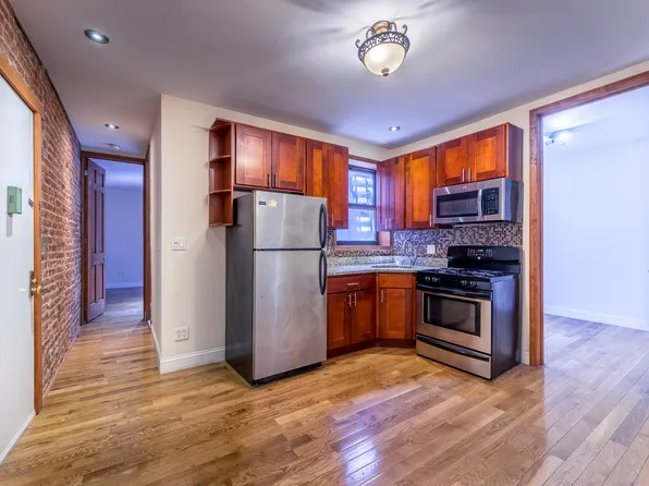 160 Sherman Avenue image 1 of 13