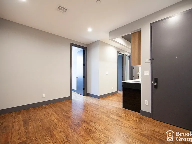 81 Stanhope St #3A — Photo 2