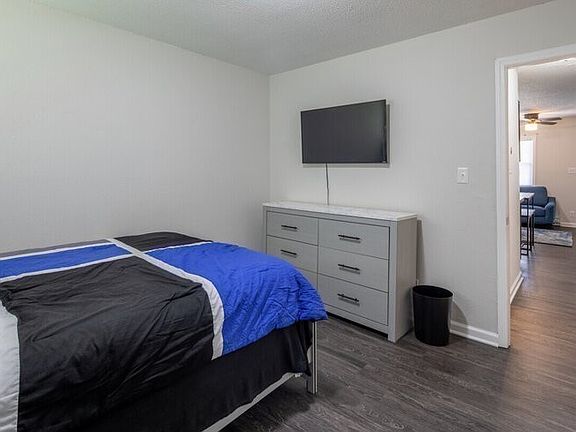 5th image of 405 Beech St APT 14