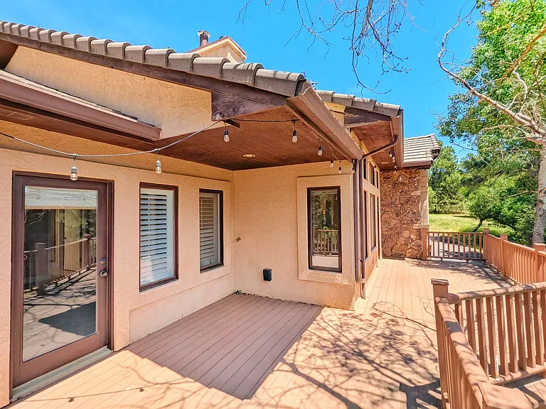 1291 Meadowlake Way — Photo 3