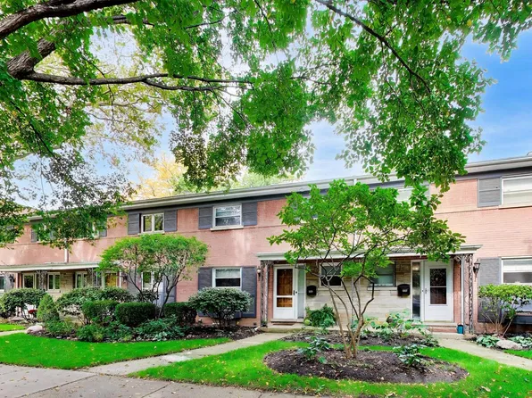 1009 Dempster St, Evanston, IL 60201