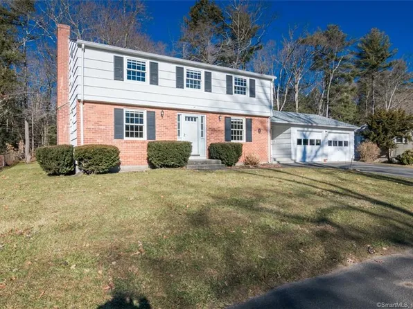 35 Oakwood Street, Enfield, CT 06082