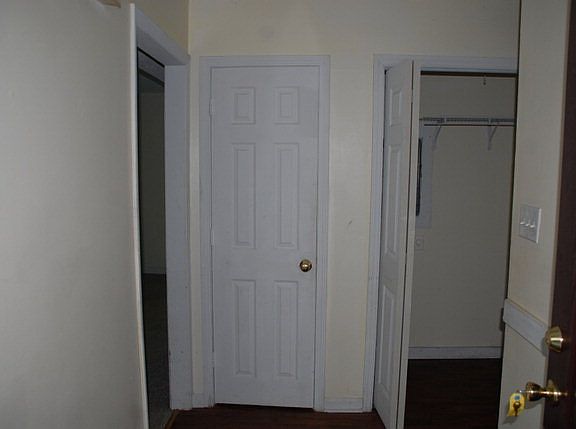 2nd image of 107 Oakdale Dr