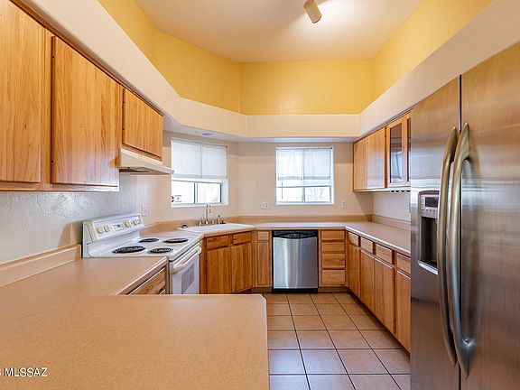 3rd image of 8712 E Kenyon Terrace Dr