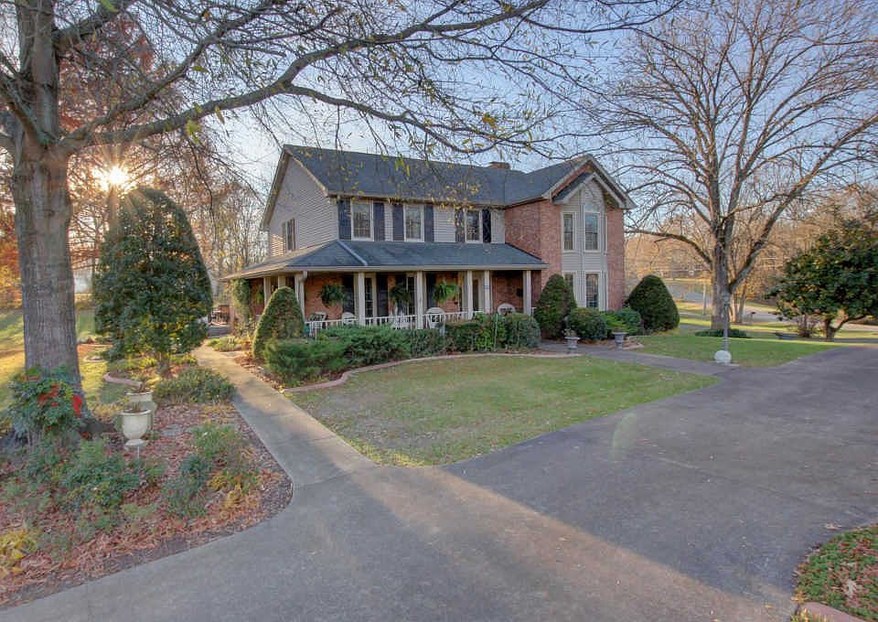 1st image of 818 Weatherby Dr