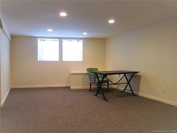 4th image of 833 Summer St APT A