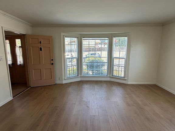 4th image of 314 N Saint Andrews Pl #3