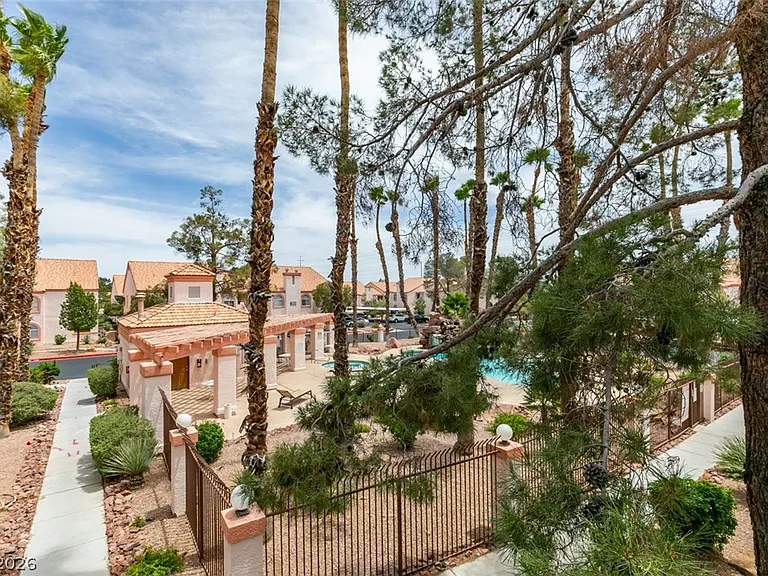 7570 W Flamingo Rd #252 — Photo 4