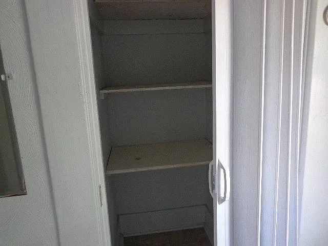 553 Brighton Ave — Photo 8