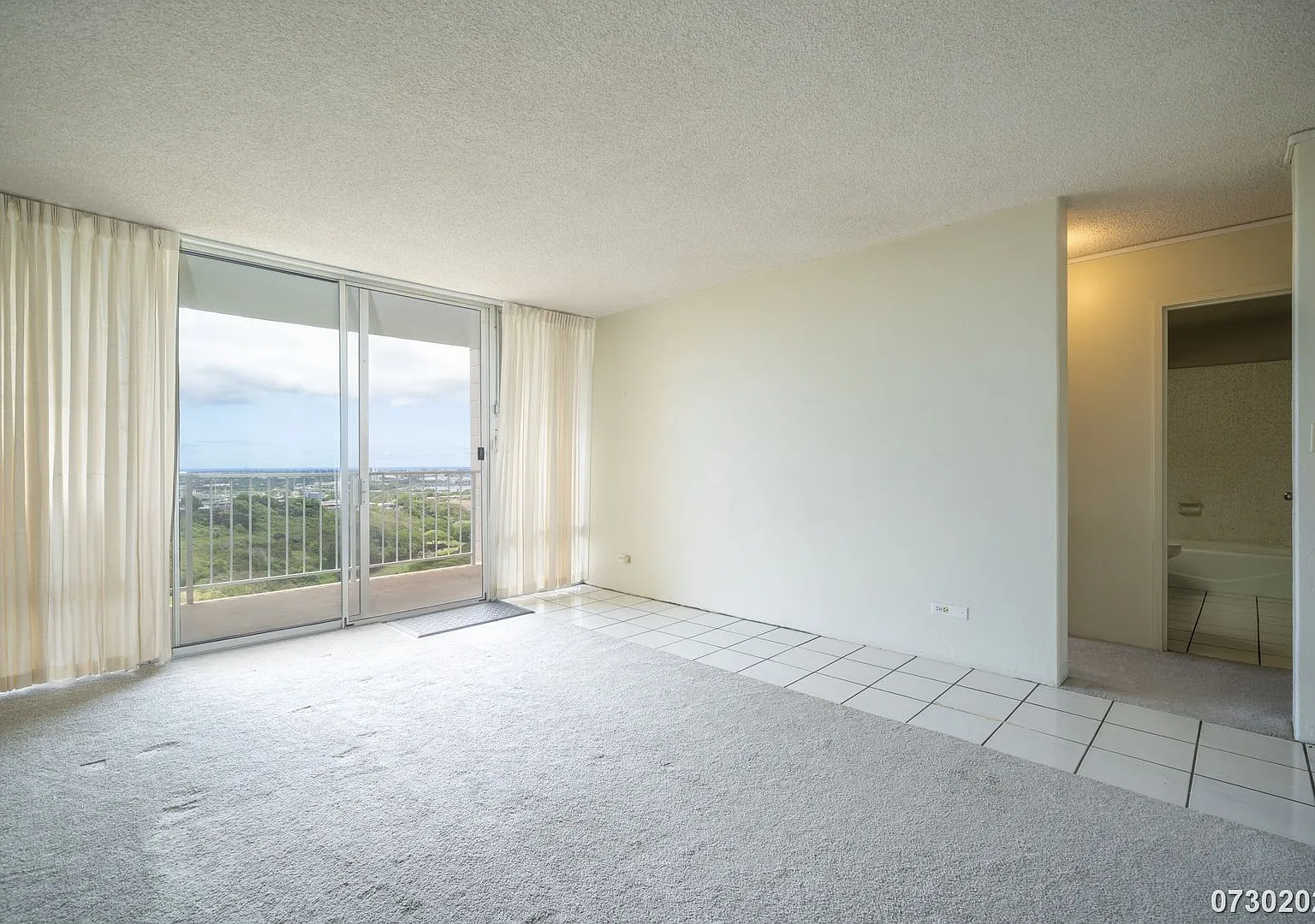 $3,000 / 2 Bed / 2 Bath / 2 Parking Colonnade on The Green — Photo 3