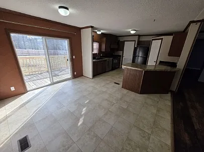 4 bed, 1539 sqft, $2,300 — Photo 4